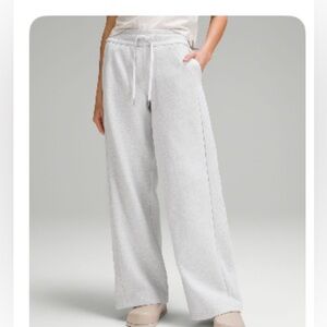 Lululemon Scuba Mid-rise Wide Leg Pant *Full Length* size 10 in heathered grey